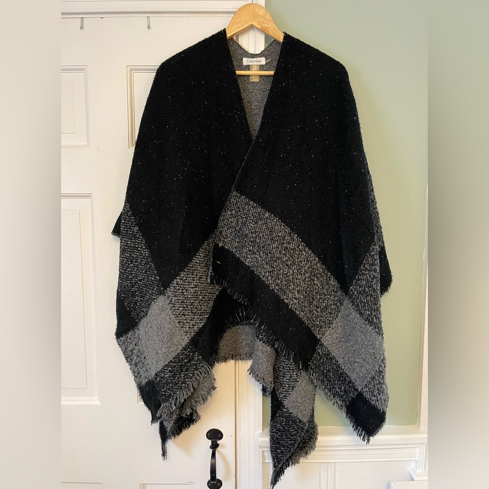 Calvin Klein Plaid wrap blanket Shawl cardigan